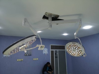 Scialytique plafonnier  avec et sans caméra 