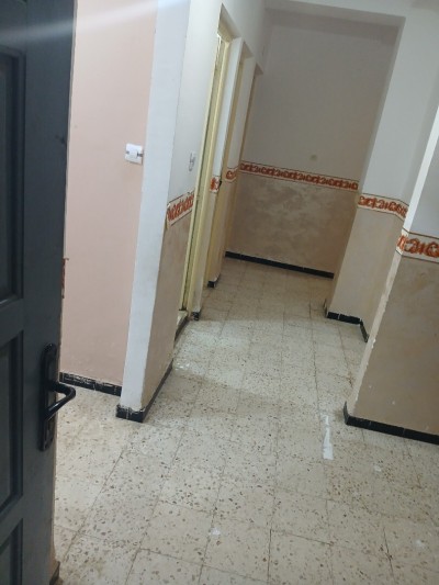 كراء شقة 3 غرف بومرداس تيجلابين