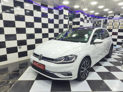 voitures-volkswagen-golf-7-2017-confortline-corso-boumerdes-algerie