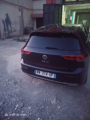 citadine-volkswagen-golf-8-2021-batna-algerie