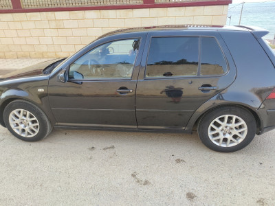 moyenne-berline-volkswagen-golf-4-2001-tenes-chlef-algerie