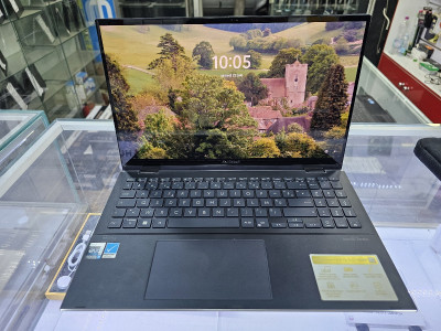 ASUS Zenbook Pro 15 Flip OLED 2-in-1 i7-12700H 2.3Ghz (up to 4.7 Ghz 14 Cores, 24 Cache, 20 threads)