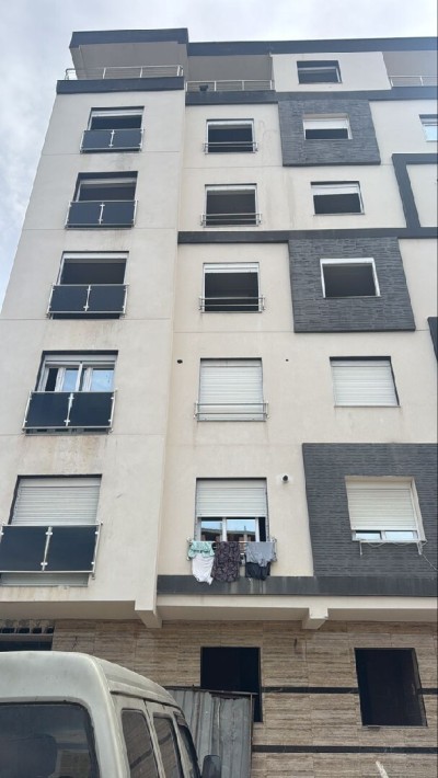 بيع شقة 3 غرف الجزائر عين طاية