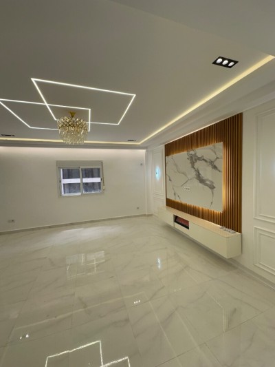 بيع شقة 5 غرف الجزائر شراقة