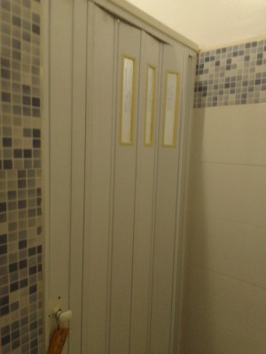 meubles-salle-de-bain-porte-accordeon-bon-etat-algerie