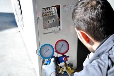 Charge gaz frigo et climatiseur a domicile 