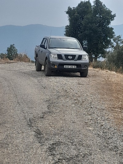 سيارات-nissan-navara-2015-elegance-4x4-عزازقة-تيزي-وزو-الجزائر