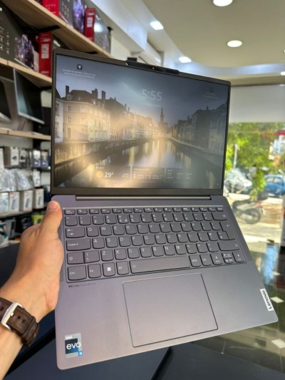 LENOVO YOGA SLIM 6 14IAP8 Processeur Intel Core i5-1240P  8 Mo cache, à 4,40 GHz RAM 8GB 512GB SSD 