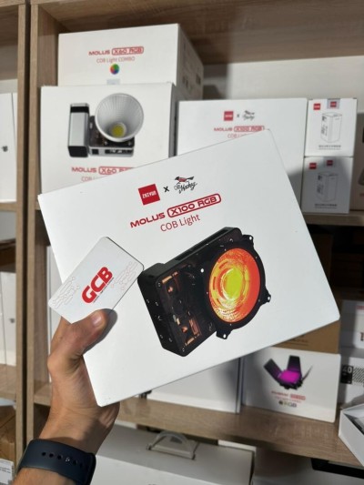 ZHIYUN MOLUS X100RGB COB Light