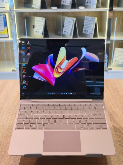 Microsoft Surface Laptop GO 3  i5-1235U 8Go 256GB SSD 12.45" 1536x1024 Pixels TACTIL GOLD