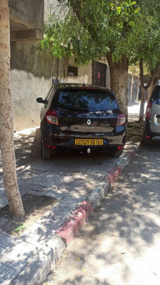 utilitaire-renault-clio-3-2010-boumerdes-algerie