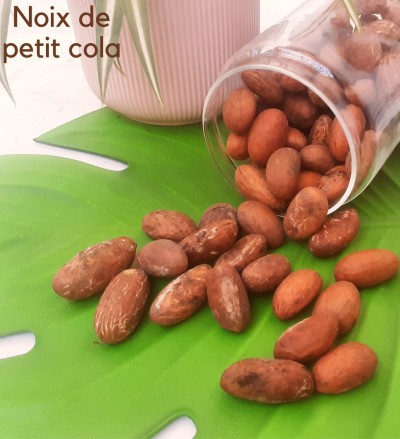 NOIX : différents types : Brésil- pin- pecan- cola-coco etc. ---.جوز-- عدة أنواع  