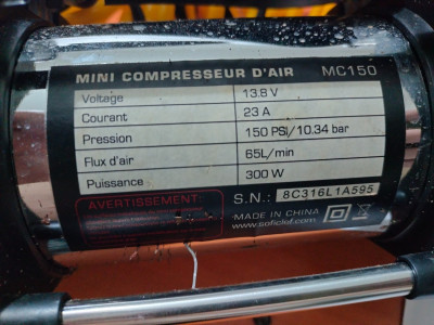 mini compresseur / gonfleur pneus - الجزائر الجزائر