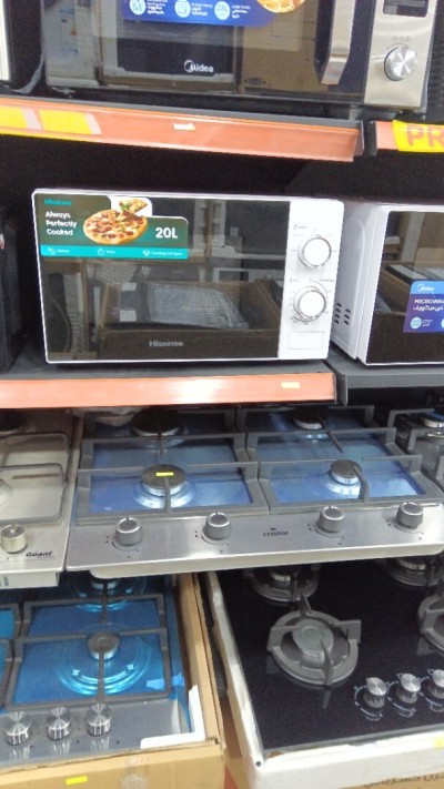 Promo micro-onde Hisense blanc 20L 700w