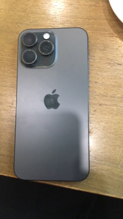 هواتف-ذكية-iphone15-promax-cloudee-بئر-خادم-الجزائر