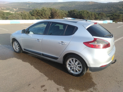 voitures-renault-megane-3-coupe-2011-relizane-algerie