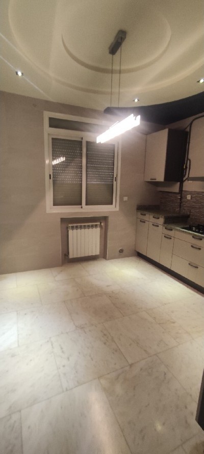 كراء شقة 4 غرف الجزائر بئر مراد رايس