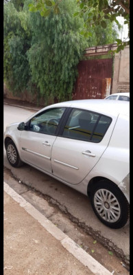 voitures-renault-clio-3-2012-oran-algerie