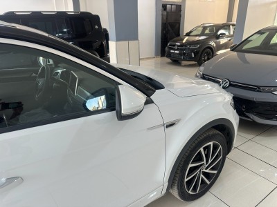 Volkswagen T-Roc 2025 R-Line 