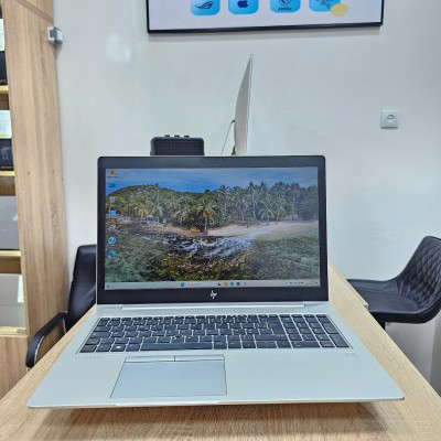 HP EliteBook 755 G5 15.6" Ryzen 5 Pro 2500U 
