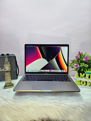 MacBook pro i5 2017 ToucheBar 13.3" 8GB /512 GB