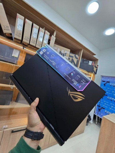 ASUS ROG STRIX SCAR 18 i9 13980HX & RTX 4080 32GB/2TB