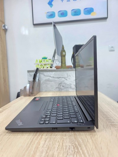 LENOVO THINKPAD E14 14"  Ryzen 5  7535U 16GB/512GB