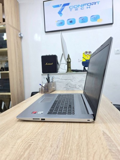 HP LAPTOP 470 G7 17.3 i5 10210U & AMD Radeon 530 2GB (8GB/256GB)