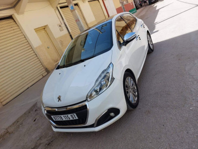 citadine-peugeot-208-2015-allure-facelift-biskra-algerie