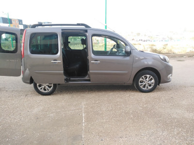 voitures-renault-kangoo-2021-berrouaghia-medea-algerie