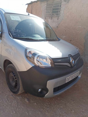 voitures-renault-kangoo-2022-mostaganem-algerie