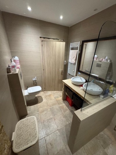 كراء شقة 4 غرف وهران بئر الجير