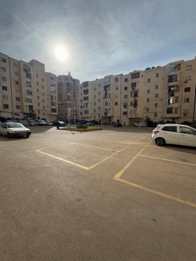 كراء شقة 4 غرف وهران بئر الجير