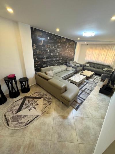 بيع شقة 4 غرف وهران وهران