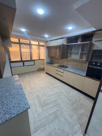 بيع شقة 3 غرف وهران بئر الجير