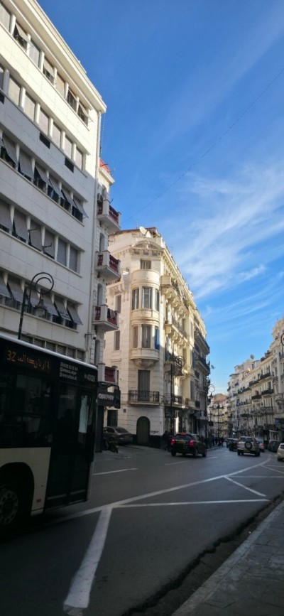 بيع شقة 3 غرف الجزائر الجزائر وسط