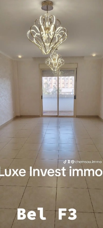 بيع شقة 3 غرف وهران وهران