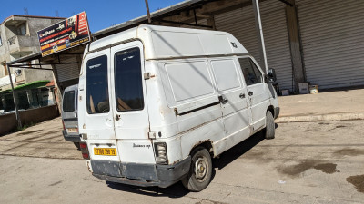 fourgon-renault-trafic-1998-tizi-ouzou-algerie