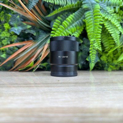 Sony zeiss 55mm f/1.8