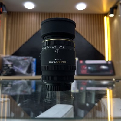 Sigma for canon 70mm DG macro F2.8