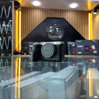 Sony A7C MARK II boitier nu en excellent état batterie et chargeur