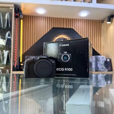 Canon EOS R100