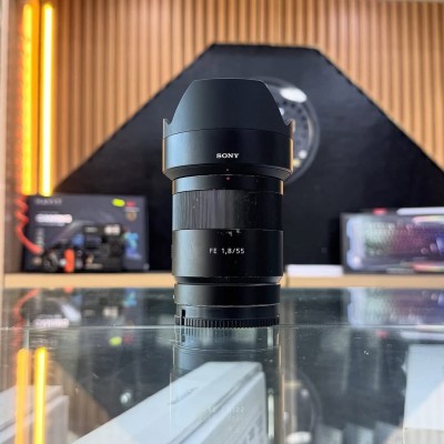Sony zeiss 55mm f/1.8 en bon état