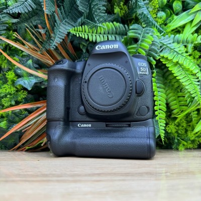 Canon 5D mark IV boitier nu 