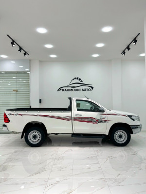 utilitaire-toyota-hilux-2024-batna-algerie