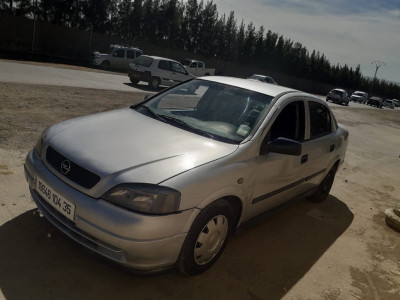 average-sedan-opel-astra-2004-khemis-el-khechna-boumerdes-algeria