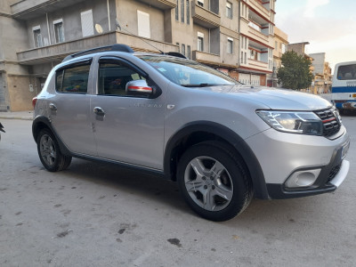 voitures-dacia-sandero-2017-stepway-bir-kasdali-bordj-bou-arreridj-algerie