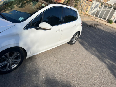 citadine-peugeot-208-2015-allure-bordj-el-kiffan-alger-algerie