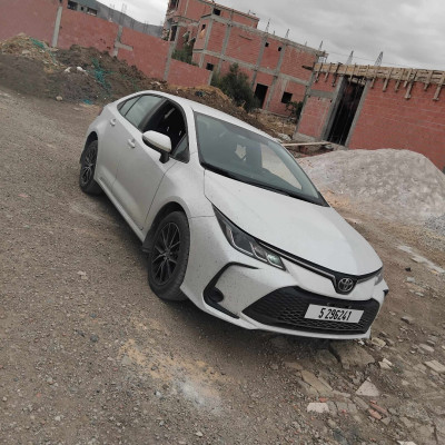 voitures-toyota-corolla-2022-executive-ferdjioua-mila-algerie