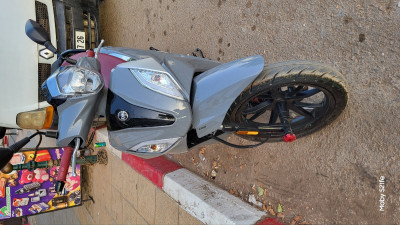 motos-scooters-sym-st200-2024-medea-algerie